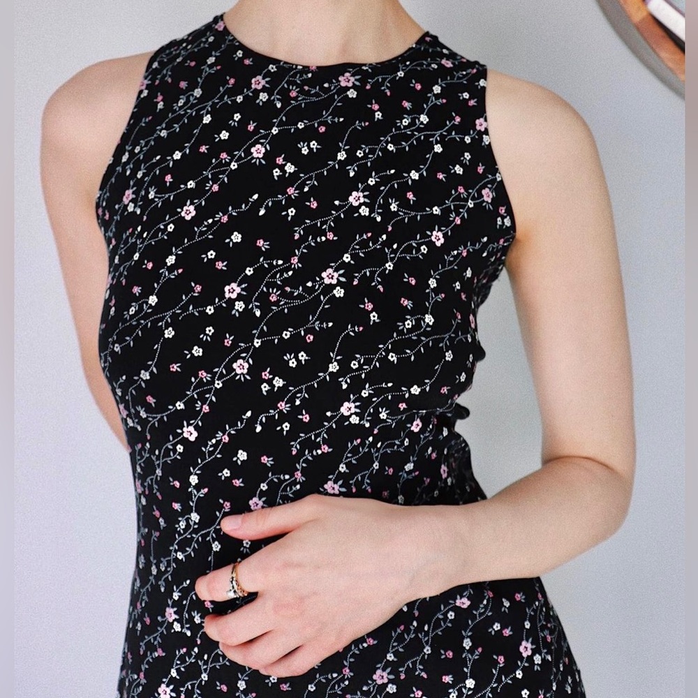 90’s Flower Print Mini